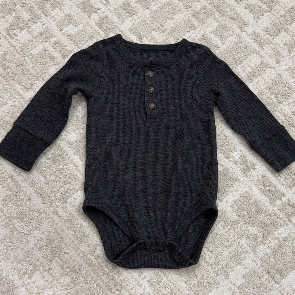 3/$16!!Cat & Jack Black Ribbed Long-Sleeve Baby One-Piece